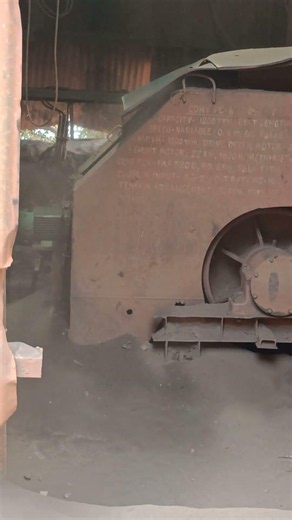 Too much iron ore fines spillage through gap of chute