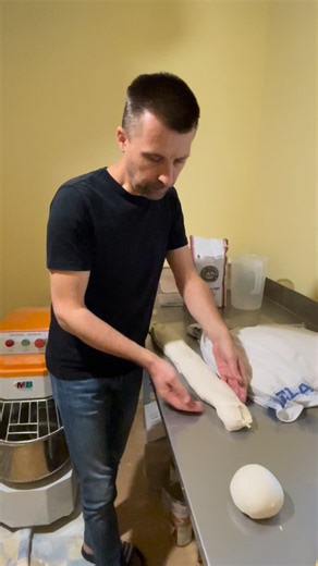 15K views · 247 reactions | Megtanuljuk a bucizást is? Igen. Illetve nem. Legalábbis így nem, ahogy mutatom, mert ez tényleg nehéz. De bucizni természetesen megtanulunk. Budapesten lesznek a következő tanfolyamok. December 1. ( 1 hely felszabadult) December 6. ( 2 hely van még) December 7. (4 hely van még) | Zoltán Mayer | Facebook