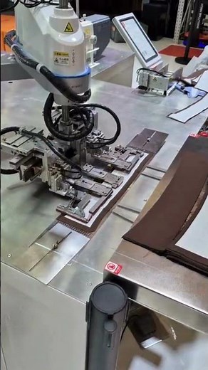 Automatic Collar Stitching in Apparel Production #automation #sewingmachine