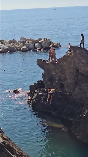 OMG! Crazy Jump off the Manarola Cliff, Italy | Ultimate 15-Day Italy Itinerary | Vatican, Manarola