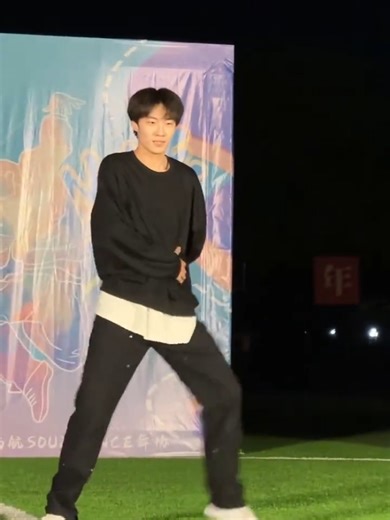 EXO Monster Dance Videos featuring Luhan and Kai