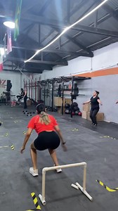 535K views · 20K reactions | •5 Air Squat •6 Mts Walking Lunge •1...