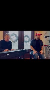16K views · 584 reactions | Singing “Ten Feet Away” with Keith Whitley’s long time Keyboard player, Joey Schmidt. #KeithWhitley #tenfeetaway #classiccountry | Travis Mobley | Facebook