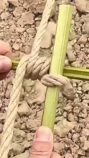 This is a way of stretching a rope using two oval objects