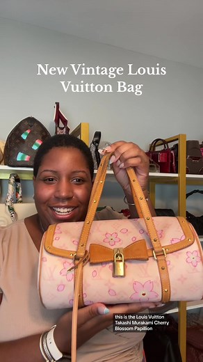 Y’all know that I have a deep love for LV vintage and this piece is no different! This is a Louis Vuitton x Takashi Murakami Cherry Blossom Papillion in pink. It is well loved, but it’s still in wonderful condition. Couldn’t be happier. #louisvuittonbag #prelovedbags #vintagebags #handbagcollection