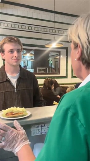 “Have you had pie and mash before darling?” #londonfood