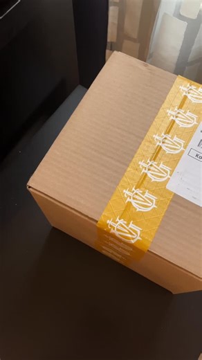 Mel's Bookstagram & Journalgram on Instagram: "📦 Book Mail Part 2! 📦 My @litjoycrate Grishaverse collection is finally complete!!! (Unless they do special editions of the novellas, Language of Thorns, Lives of Saints, and the upcoming Six of Crows book… 👀) I now have the special edition sets of the Six of Crows duology, Shadow and Bone Trilogy, and King of Scars duology 🥰 (I still haven’t read Rule of Wolves… I think it’s time for a reread!) These editions are stunning and I love the boxes t