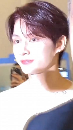 Jun's Stunning Red Hair Transformation | SVT Junhui