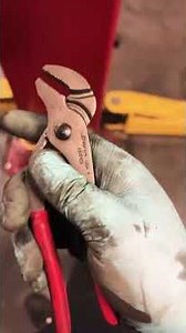 How to replace brakes with electronic parking brake without a scan tool #diy #mechanic #howto #foru