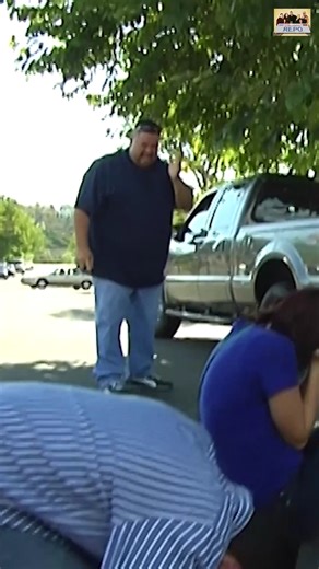 She Tried To Stop The Repo… Then The Pepper Spray Hit! #RepoFails #PepperSprayChallenge #CrazyDay #StreetDrama #HoldOnTight | Choppertown