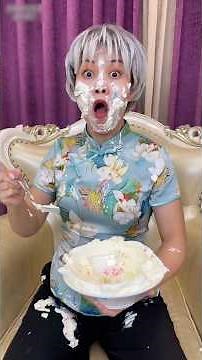 How to Make an Exploding Cake! 🎂🎁😂