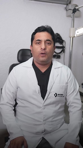 Nuestro especialistas Dr. Héctor Delgado , nos explica a detalle sobre el #Chalazion , un bulto indoloro de crecimiento lento en el párpado que se forma debido a la inflamación de una glándula sebácea. 👁️ #𝗪𝗼𝗻𝗴𝗢𝗳𝘁𝗮𝗹𝗺𝗼𝗹𝗼𝗴𝗼𝘀, somos lo que tus ojos necesitan 🙌 𝘙𝘦𝘨𝘪́𝘴𝘵𝘳𝘢𝘵𝘦 𝘦𝘯 𝘦𝘭 𝘧𝘰𝘳𝘮𝘶𝘭𝘢𝘳𝘪𝘰 𝘥𝘦 𝘤𝘪𝘵𝘢𝘴 👇 👁 https://wongoftalmologos.com.pe/sacar-cita/ (link en bio) ✅ https://wa.link/rdzk1z Informes y citas 👇 📞 715 0400 📞 226 4452 📱997 542 917 📱 997 5