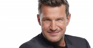 Benjamin Castaldi à l'origine de "Bungalow 21" sur France 2 : "Je me suis fait démonter par toute la presse bien-pensante"