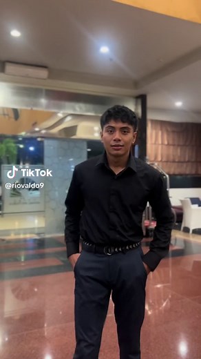 Popular.. #riovaldo #vald #popular #male #malemodel #model #style #menstyle #stylish #fashion #vibes #fyp #fyppppppppppppppppppppppp #fypシ゚ #tiktok #vira