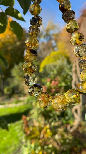 Na dobranoc lodowa zieleń 💚 #naszyjnik #sklepbursztyn #biżuteria #handmadewithlove #natura #dlaciebie #wyjątkowakobieta #amber | Sklep Bursztyn