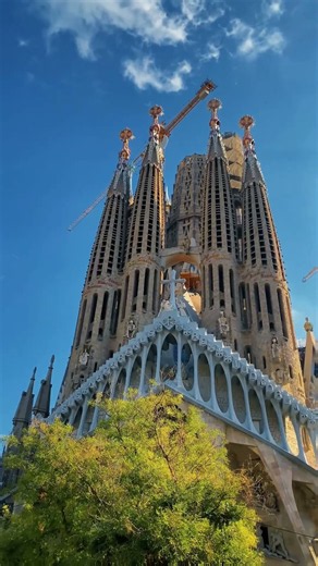 Sagrada Familia 🇪🇸 | Barcelona’s Most Stunning Basilica! 😍 #shorts #ErsaMoore