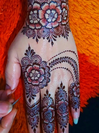 Beautiful Latest Mehndi Designs for 2025 Celebrations