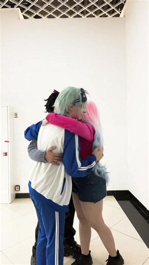 Exploring Alien Stage Cosplay