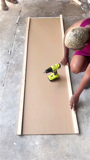 Yass🙌 I’ve always wanted recessed lights on my ceiling, so I built a pop ceiling for it, so it holds both the recessed lights and colored strip lights as well, to fit into every mood, and the vibe in this room is so divine 🤩😍😍 #recessedceiling #recessedlight #popceilings #mylivingroomstyle #mylivingroomideas