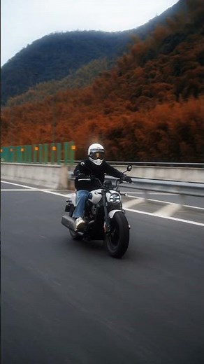 BENDA Dark Flag 500 Commander - Command the Road with the V4 Power