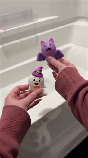 Cozy Halloween Bathroom Decor: Best Spooky Amazon Finds