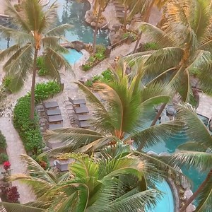 9.6K views · 708 reactions | Best Pools in Waikiki. 5 pools to choose at Waikiki’s Beachfront Resort. #hiltonhawaiianvillage #waikikiswidestbeach • This is your sign to book a getaway! Much needed vacation☀️. Hawaii, you beauty.  @hyde.ash | Hilton Hawaiian Village Waikiki Beach Resort | Facebook