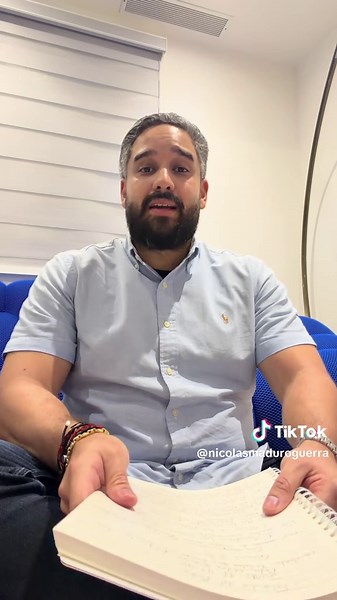 Hoy 21 de junio, día del padre y día de mi cumpleaños. Le agradezco a Dios por todo! Y pido que sigamos teniendo esperanza para construir una patria donde cabemos todos y todas. Por La Paz, el diálogo, la reconciliación y El Progreso. P.D: en las fotos siguientes, les dejo el regalo de cumpleaños que me dio mi papá el año pasado. Honro a mi padre, un hombre bueno, decente, patriota y leal! Gracias por tanto!! Los quiero mucho! NEMG.