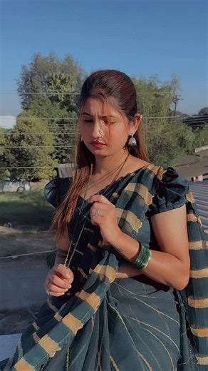 Candy 🍭(𝕄𝕣𝕤.kachave❤️) on Instagram: "Blooper 🤣😍"