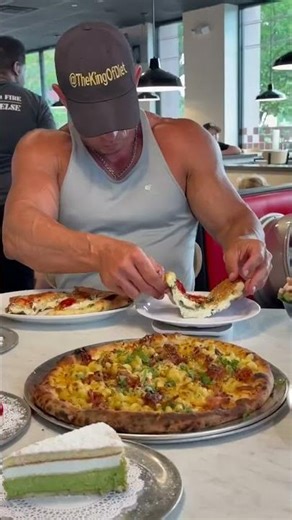 First date with a Bodybuilder . What would you do ?