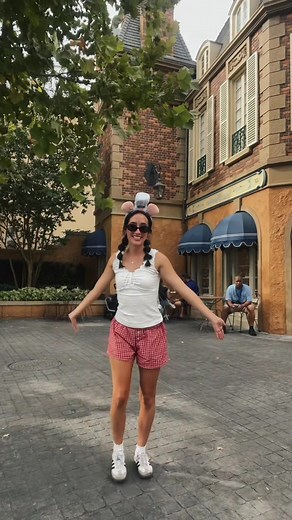 🗼🥐🐭☕️ #epcot #paris