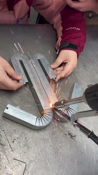 #Hand-held Laser Welding Machine# Welding #Laser Equipment# Welding Technology