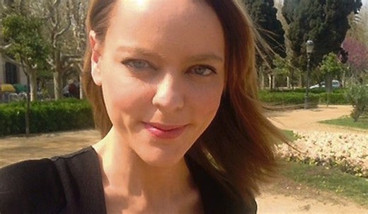 TG4 Reporter Has Best Response To Threatening Far-Right Protestors