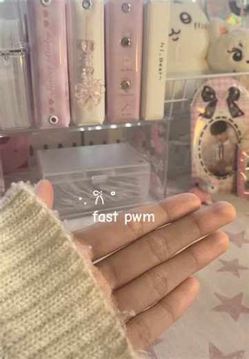 Understanding Awkward Hand Gestures in Everyday Life