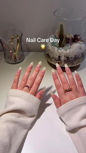 My favorite days 🫧🪩 #naturalnails #nailcare #longnails #asmrnails