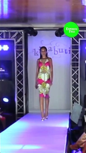 Fails on the runway 👠👜👗
