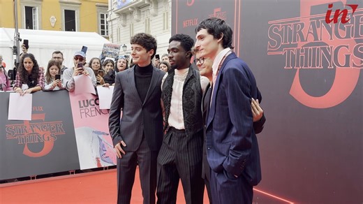 25K views · 262 reactions | Il Sottosopra conquista Lucca Comics &amp; Games: Cast e creatori di Stranger Things presentano la stagione finale --> https://www.luccaindiretta.it/cultura-e-spettacoli/2025/10/31/il-sottosopra-conquista-lucca-comics-games/481986/ | Lucca in Diretta | Facebook