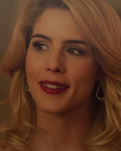 Arrowverse: The Dynamic Duo of Oliver Queen and Felicity Smoak