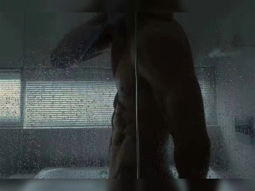 宽肩窄腰