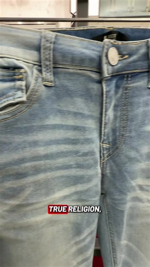 👖 Los jeans que todas estaban esperando ya llegaron. 🔥 True Religion para mujer por solo $850 pesos. Tenemos muchísimos cortes, diferentes lavados y tallas disponibles. Comenta