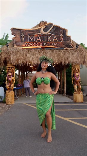 Ori Tahiti is rhythm, hips, and storytelling all in one. In ancient Tahiti, women danced to honor the gods and celebrate life. Now it’s your turn! Follow along in this reel and try a few steps with us. 🌺🔥 #maukawarriorsluau #luau #liveshow #visithawaii #fireshow #dinnershow #travelhawaii #culture #hawaiitrip #hawaiianvacation #hawaiilife #oahu #tahiti #polynesian | Mauka Warriors Luau