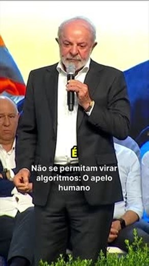 Vitrine Do Giba on Instagram: "A enxurrada diária de mentiras e manipulação é esmagadora, e a verdade é que estamos todos com o celular na mão, presos a esse ciclo 24/7. A mensagem que ecoa aqui é um lembrete vital: não permitam que a sua existência se resuma a ser apenas mais um dado para os algoritmos. Vocês são seres humanos! O apelo é para reacender a paixão, cultivar a solidariedade e valorizar o afeto verdadeiro. Sua essência não se define pelo que a tela te impõe saber. Priorize o que rea