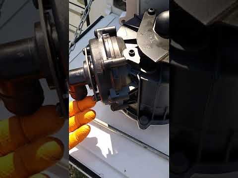 Maxxforce crankcase breather