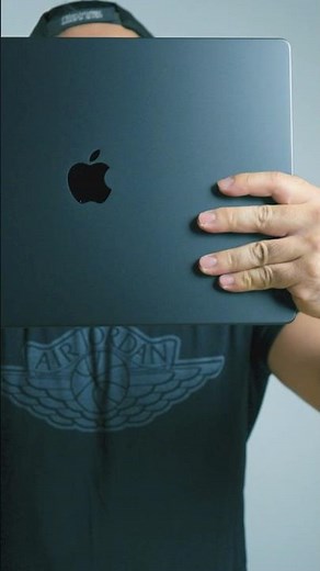 is Macbook Pro M4 Max worth it? 💵 Creator and Gaming Performance 💻