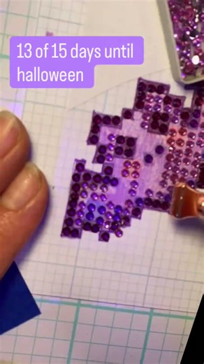 🦇 👻 13 of 15 days til halloween DIY twitch badges for pogs