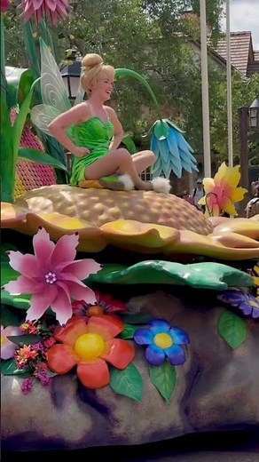 Tinker Bell & Mr. Smee at Festival of Fantasy Parade! 🧚#disney #magickingdom #disneyparade