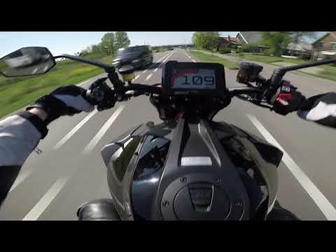 2020 KTM Superduke 1290 R 3th gear Power Wheelie!