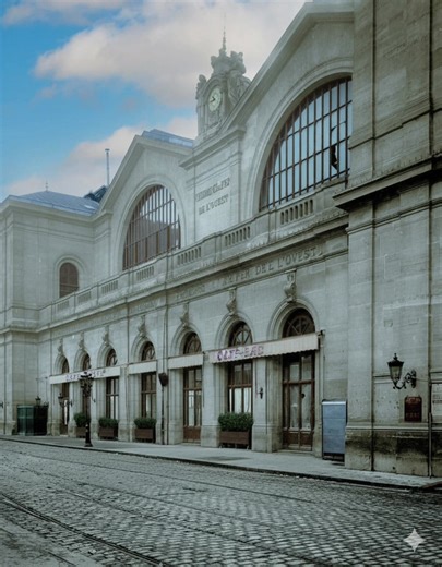 MONTPARNASSE DERAILMENT - 1895 The Montparnasse derailment occurred at 16:00 on October 22, 1895 when the Granville–Paris Express overran the buffer stop at its Gare Montparnasse. The Montparnasse derailment occurred at 16:00 on 22 October 1895 when the Granville–Paris Express overran the buffer stop at its Gare Montparnasse terminus. With the train several minutes late and the driver trying to make up for a lost time, it entered the station too fast and the train air brake failed to stop it. Af