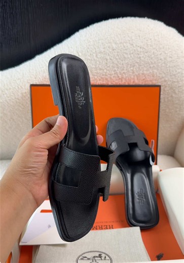 Hermès Oran Sandals Black Epsom Leather — Women's Flat H Slide