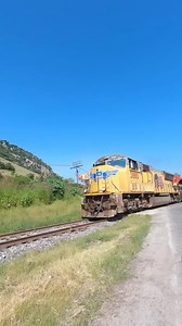 UNIÓN PACIFIC SD70M #up3880 #railroadphotography #railsupremacy #railfan #es44ac #sd70m #railroadphotographer #railfanning #railroads_of_america #trending #railfans_of_instagram #travelphotography #photography #trains #kcs #kcsm #trains_worldwide #viralreels #worldwiderailfans #railway #trenes #canon #gopro #trainspotting #featuredrail #acambaro #bnsf #csx #canadianpacificrailroad | Kcsm 417