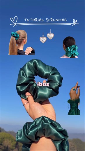 Elena|Vestidos|Vlogs|Costura on Instagram: "Amigaaaa el tutorial definitivo para aprender a hacer una scrunchie, super fácil.🎀🩷 Tela: Satin☁️ Te gustó el resultado? No me sigas 😂✨ Scrunchies, costura para principiantes, costureras, aestetic, Pinterest ideas. #costura #scrunchies #tutoriales"